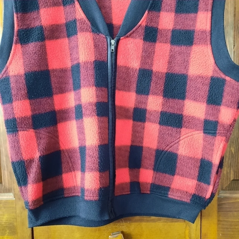 Vintage Falls Creek red and black buffalo check plaid fleece full zip vest